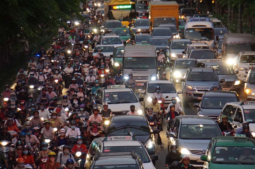 Kẹt xe cửa ngõ Tân Sơn Nhất