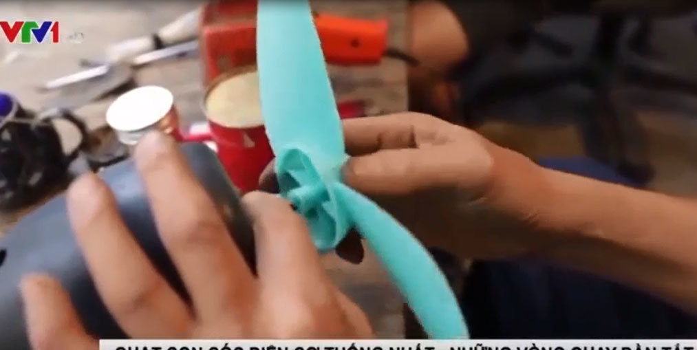 Quạt con cóc giá nửa tháng lương một chiếc hiện nay ra sao?