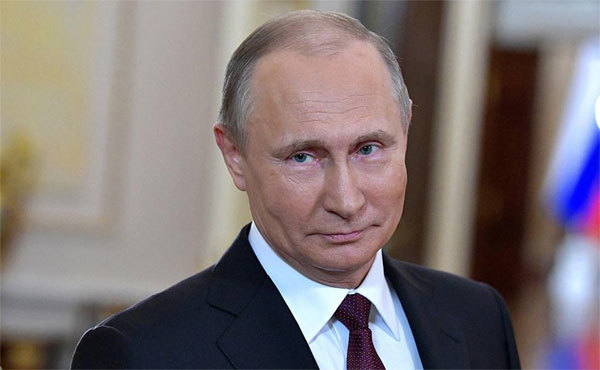 Putin ngâm thơ khiến chị em 'tan chảy'