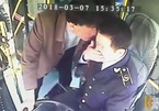 Hành khách say xỉn, cắn vào mặt tài xế xe buýt