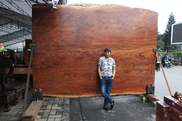 Sập gỗ cẩm 'siêu' đẹp 4 tỷ: Chỉ chụp ảnh không nỡ để nằm