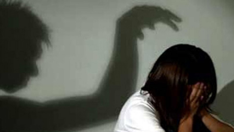 Giám định bé 6 tuổi nghi bị gã hàng xóm 52 tuổi xâm hại