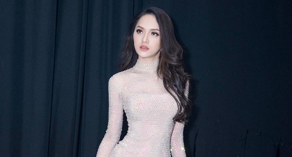 Là người chuyển giới, Hương Giang phải cố 10 lần mới được vẻ sexy hiện tại
