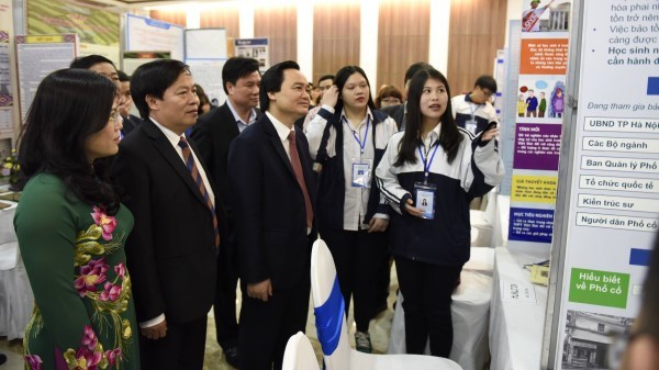 Học sinh tranh tài sáng chế sản phẩm khoa học kỹ thuật độc đáo