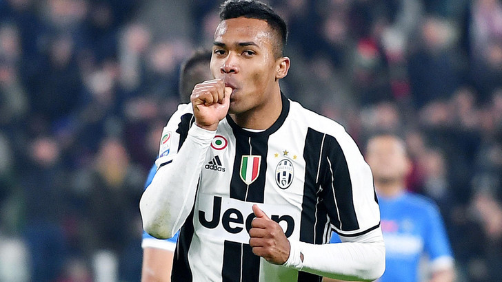 MU dùng lương khủng dụ Alex Sandro, Real cướp Umtiti