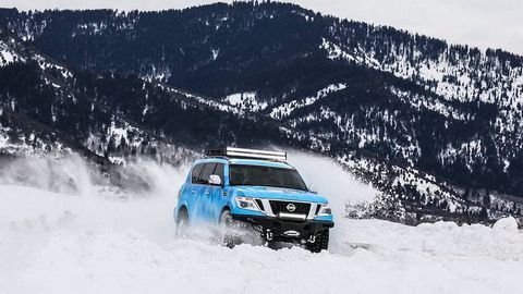 Xe độ offroad chuyên nghiệp từ bản SUV cỡ lớn Nissan Armada