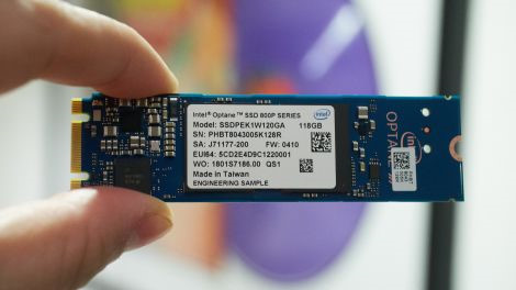 Ổ SSD tốc độ siêu nhanh, giá trên trời từ Intel