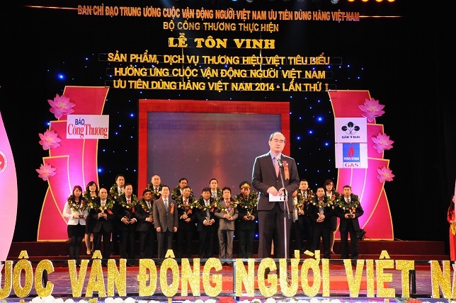 96 DN nhận Giải thưởng “Sản phẩm, dịch vụ Thương hiệu Việt tiêu biểu