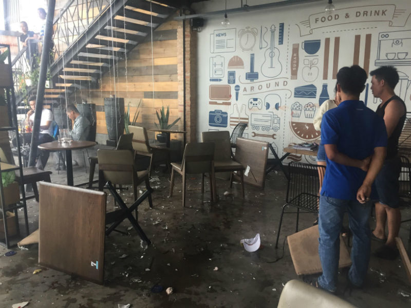 Hai nhóm thanh niên hỗn chiến trong quán cà phê Sài Gòn