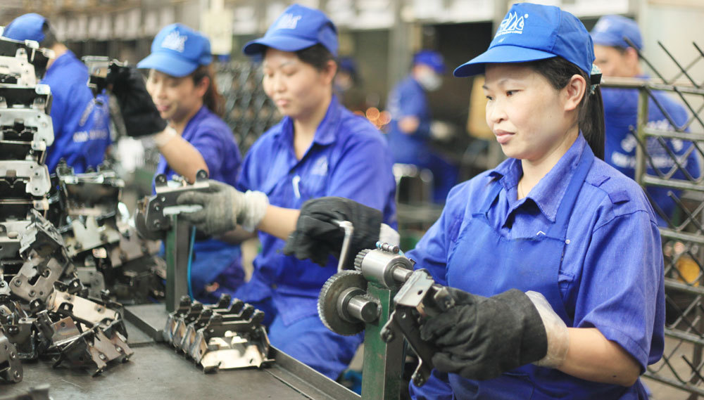 Doanh nghiệp có được tự ý chấm dứt hợp đồng với công nhân?