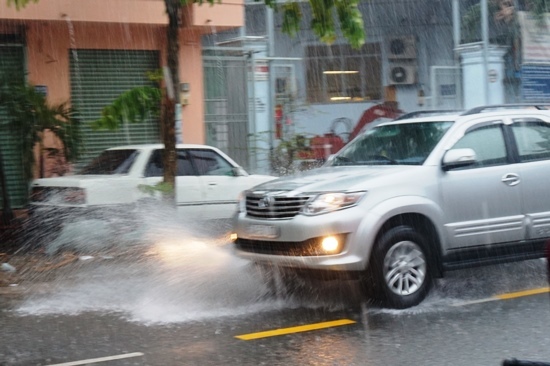 Dự báo thời tiết 15/3: Sài Gòn chuyển mưa rào, đề phòng lốc