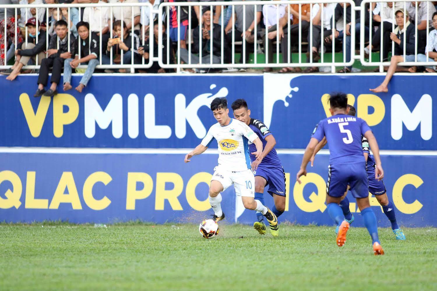 Ngoại binh lo xong giấy tờ, Công Phượng hãy coi chừng!