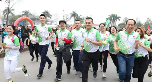Nhân viên, thành viên Herbalife Việt Nam chạy hưởng ứng ASIAD 18