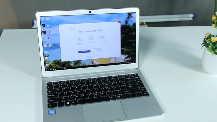 Laptop Việt Nam thiết kế như MacBook Air, giá chỉ 5 triệu