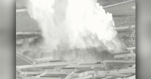 Xem 'lợn lòi' A-10 Mỹ nã tan kho ma túy Taliban