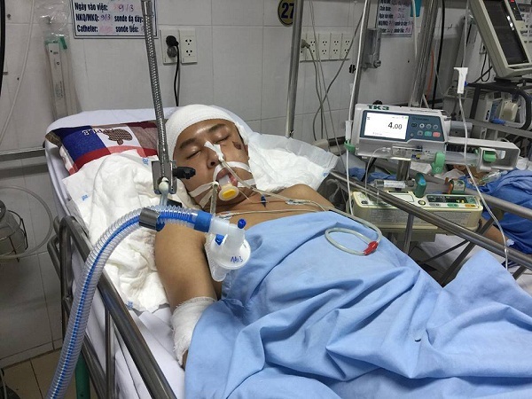 Vợ liệt giường, con trai tai nạn nguy kịch tính mạng