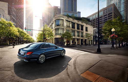 Khách sạn Majestic nhận xe Mercedes-Benz E 200 thế hệ mới