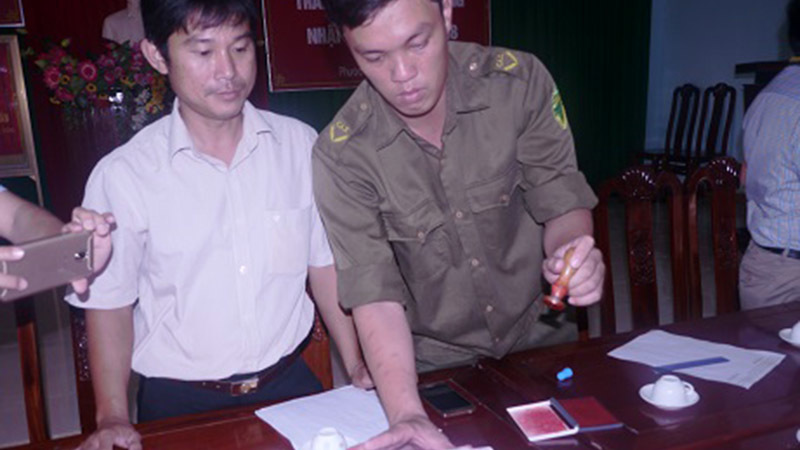 Vàng nhặt trong bao lúa: Công khai số điện thoại vẫn không ai nhận