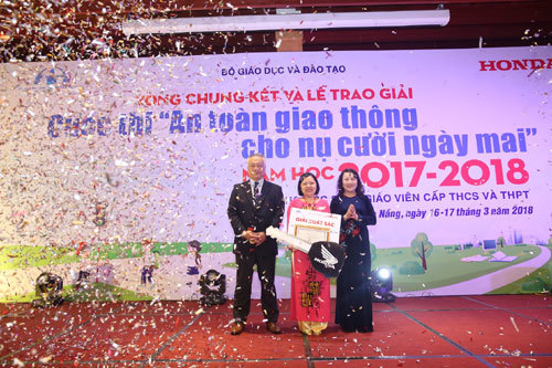 Trao giải hội thi ‘An toàn giao thông cho nụ cười ngày mai’