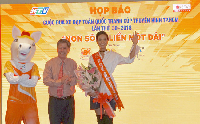 Hoa hậu H’Hen Niê làm Đại sứ cuộc đua xe đạp Cup truyền hình