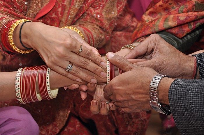 Chuyện hy hữu: Giúp vợ mới cưới kết hôn với tình cũ