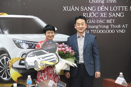 LOTTE Mart trao xế khủng cho khách hàng may mắn