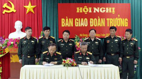 Triển khai quyết định tổ chức, nhân sự Quân khu 2
