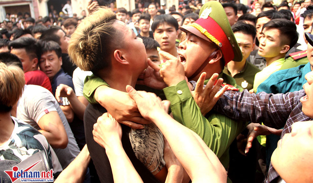 cướp giằng bông