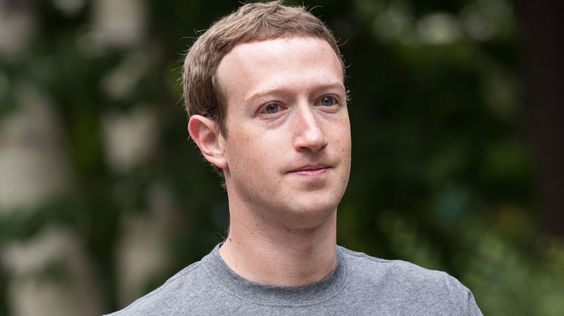 Zuckerberg xin lỗi về bê bối khiến Facebook điên đảo