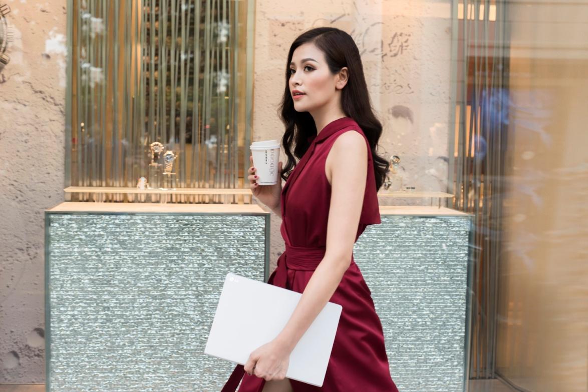 LG gram - trợ thủ đắc lực của quý cô hiện đại