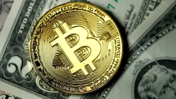 Giá Bitcoin lao dốc trước tin đồn sắp phải chịu thuế