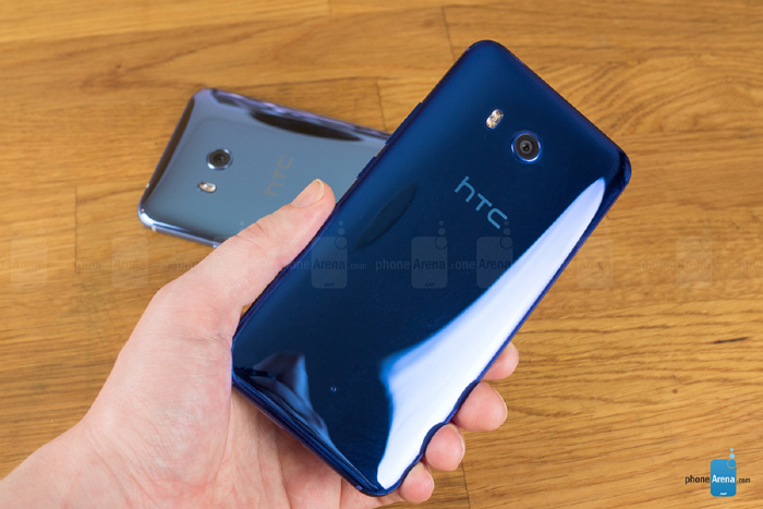 Giá HTC U11 giảm 40%, cơn sốt đại hạ giá U Ultra quay trở lại?
