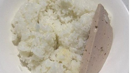 Than thở chồng đi ăn mà đem phần về đạm bạc, mẹ trẻ không ngờ bị mắng ngược
