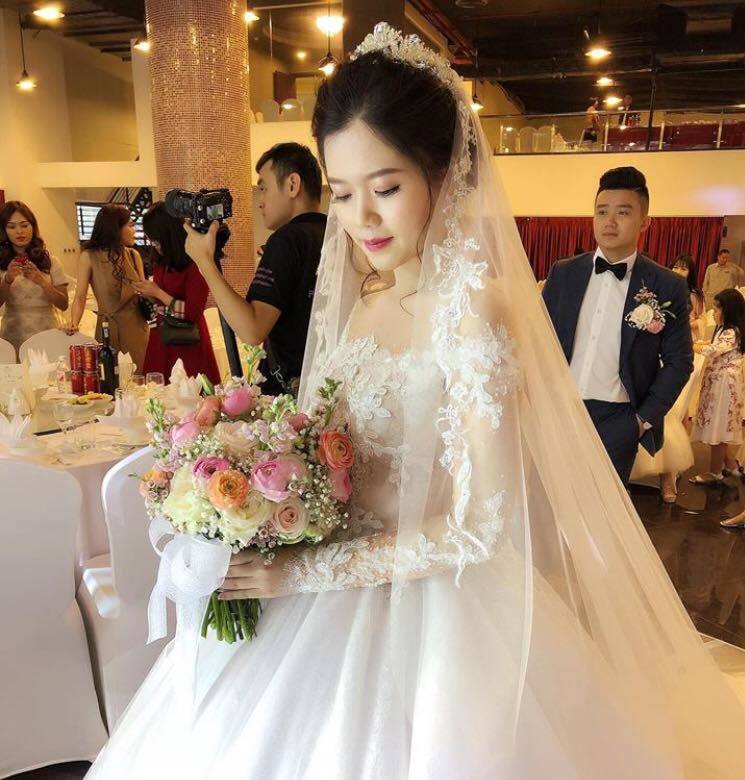  Đám cưới tiền tỷ tại Quảng Ninh với sự góp mặt của nhiều ngôi sao nổi tiếng, mời 1000 khách khiến MXH ngất ngây - Ảnh 2.