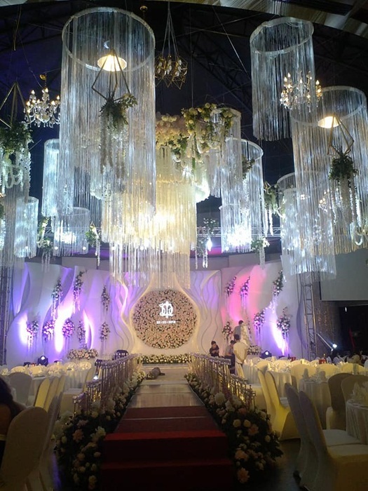  Đám cưới tiền tỷ tại Quảng Ninh với sự góp mặt của nhiều ngôi sao nổi tiếng, mời 1000 khách khiến MXH ngất ngây - Ảnh 5.