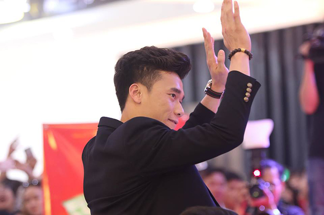 Quang Hải, Bùi Tiến Dũng gây sốt trước khi đi Jordan