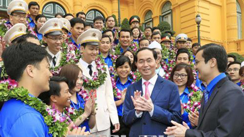 Nhân rộng tấm gương cán bộ Đoàn tiêu biểu, tạo nguồn cán bộ cho Đảng