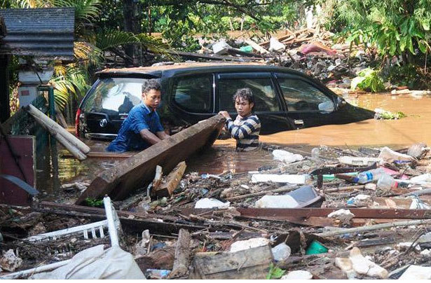 vá»¡ Äáº­p,Äáº­p Situ Gintung,Indonesia,Ã¡c má»ng,sÃ³ng tháº§n trÃªn cáº¡n,NgÃ y nÃ y nÄm xÆ°a