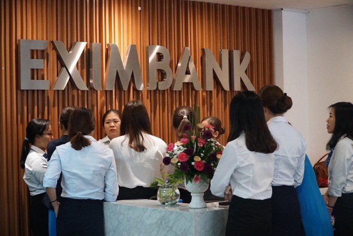 Vụ mất 245 tỷ đồng tiết kiệm: Bắt 2 nữ cán bộ Eximbank chi nhánh TP.HCM