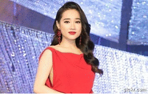 Nhã Phương lên tiếng sau scandal tình ái của Trường Giang