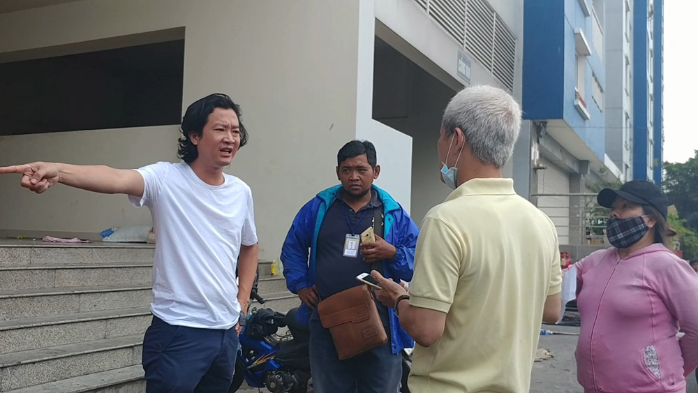 Cháy chung cư Carina Plaza: Cư dân thấy kẻ lạ phá cửa ‘hôi của’