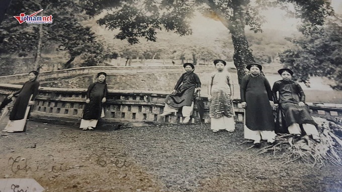 nguoi phu nu gia toc ho pho