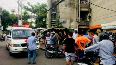 2 người rơi chung cư ở Sài Gòn tử vong