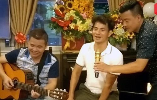 Xuân Bắc hát bolero ngọt lịm với 'Con đường xưa em đi'