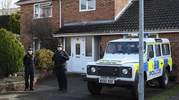 Cựu điệp viên Nga dính độc ngay trước cửa nhà