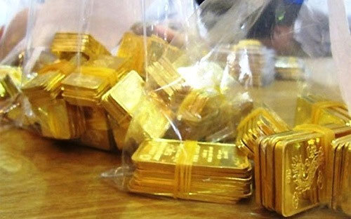 Giá vàng hôm nay 10/4: USD chao đảo, vàng đảo chiều