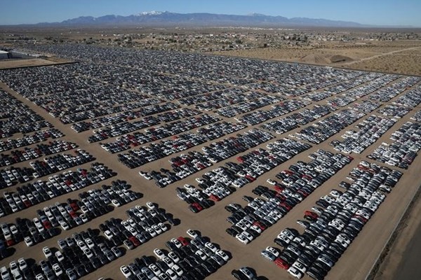 'Đột nhập' nghĩa địa xe hơi tại Mỹ