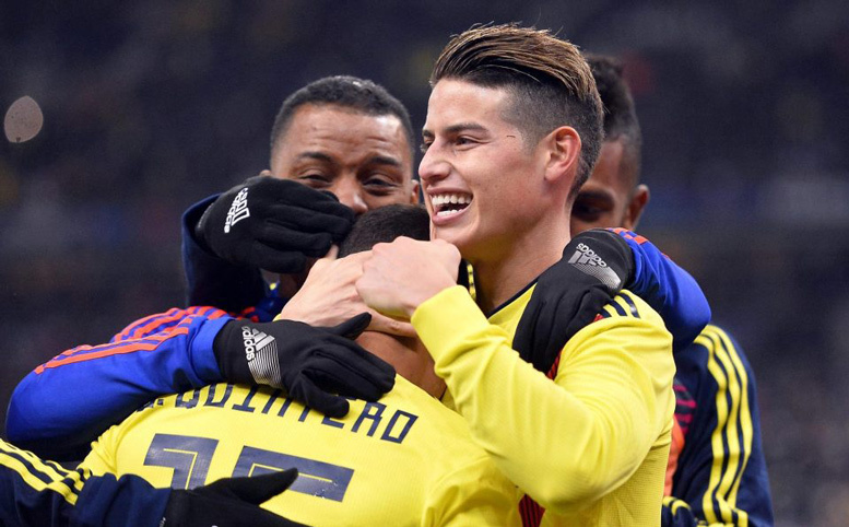 Martial ủ mưu đào tẩu, James Rodriguez phũ phàng MU