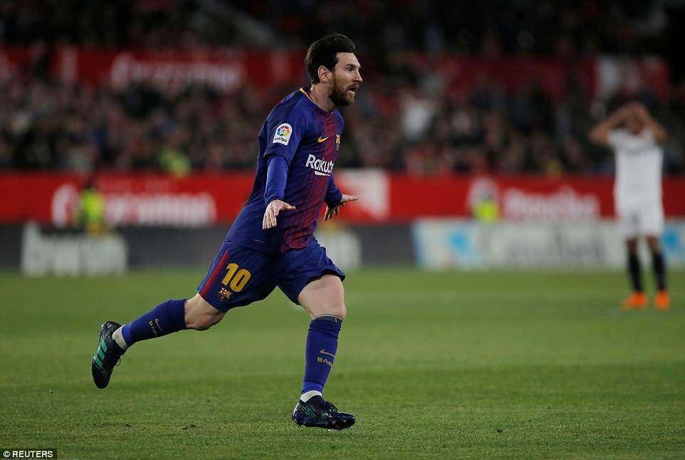 Messi ghi tuyệt phẩm, Barca trở về từ cõi chết