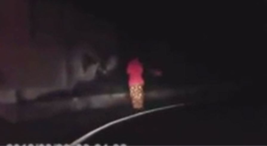 Gặp cô gái 4 lần trong 1 phút trên đèo vắng giữa đêm, tài xế quay xe bỏ chạy